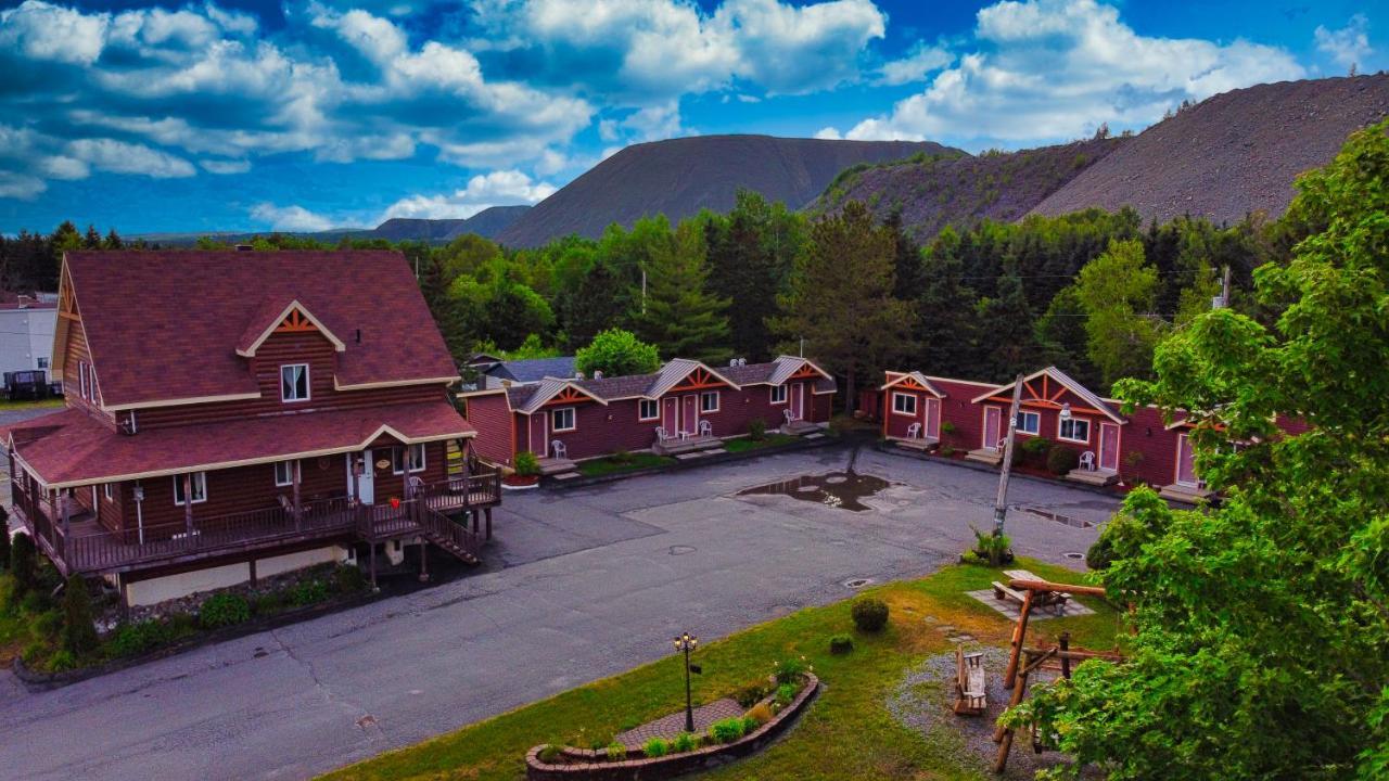 Motel Au Vieux Frontenac Thetford Mines Exterior foto