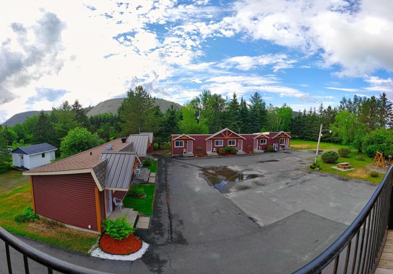 Motel Au Vieux Frontenac Thetford Mines Exterior foto