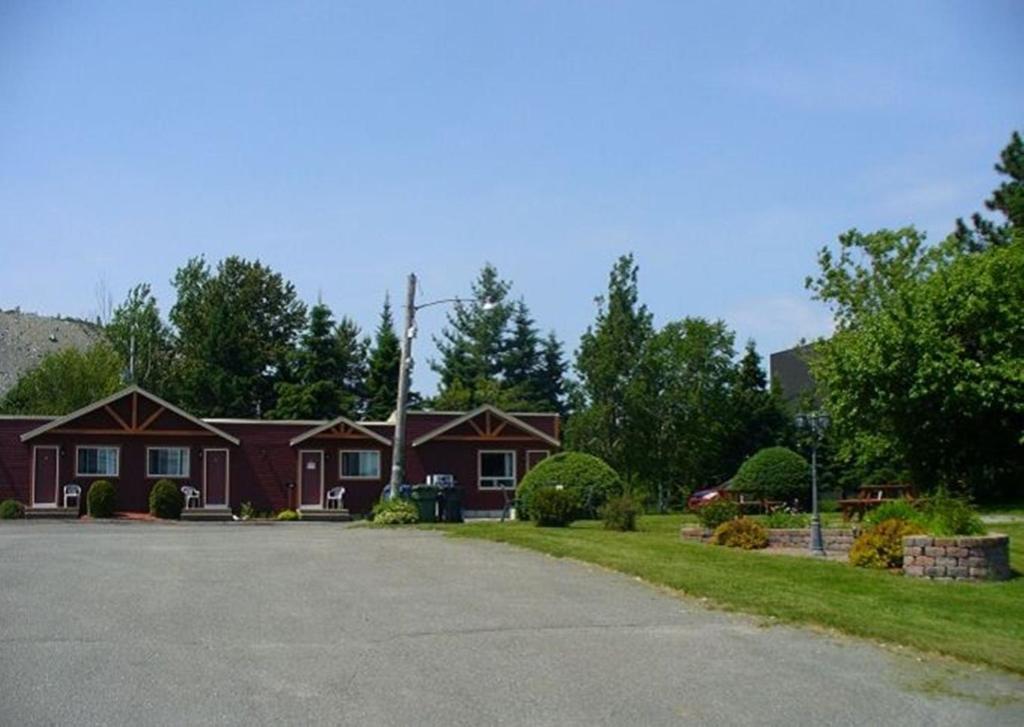 Motel Au Vieux Frontenac Thetford Mines Exterior foto